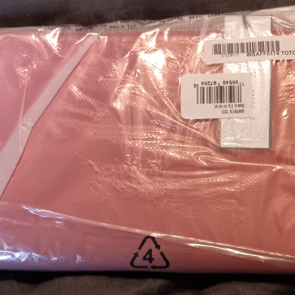 DOONEY AND BOURKE ITALIAN SAFFIANO LEATHER WRISTLET (TOMATO)  NWT - Picture 5 of 7